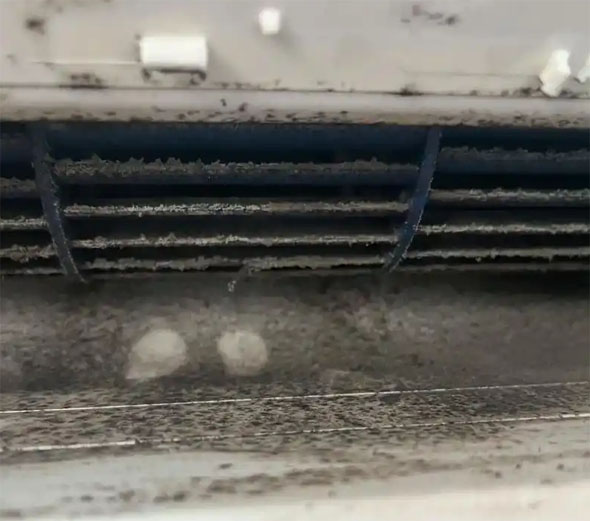 丰泽空调吹的风有股烧焦味是怎么回事